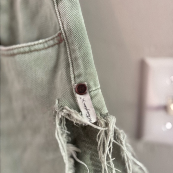 Oneteaspoon Distressed Denim Shorts - Picture 3 of 6